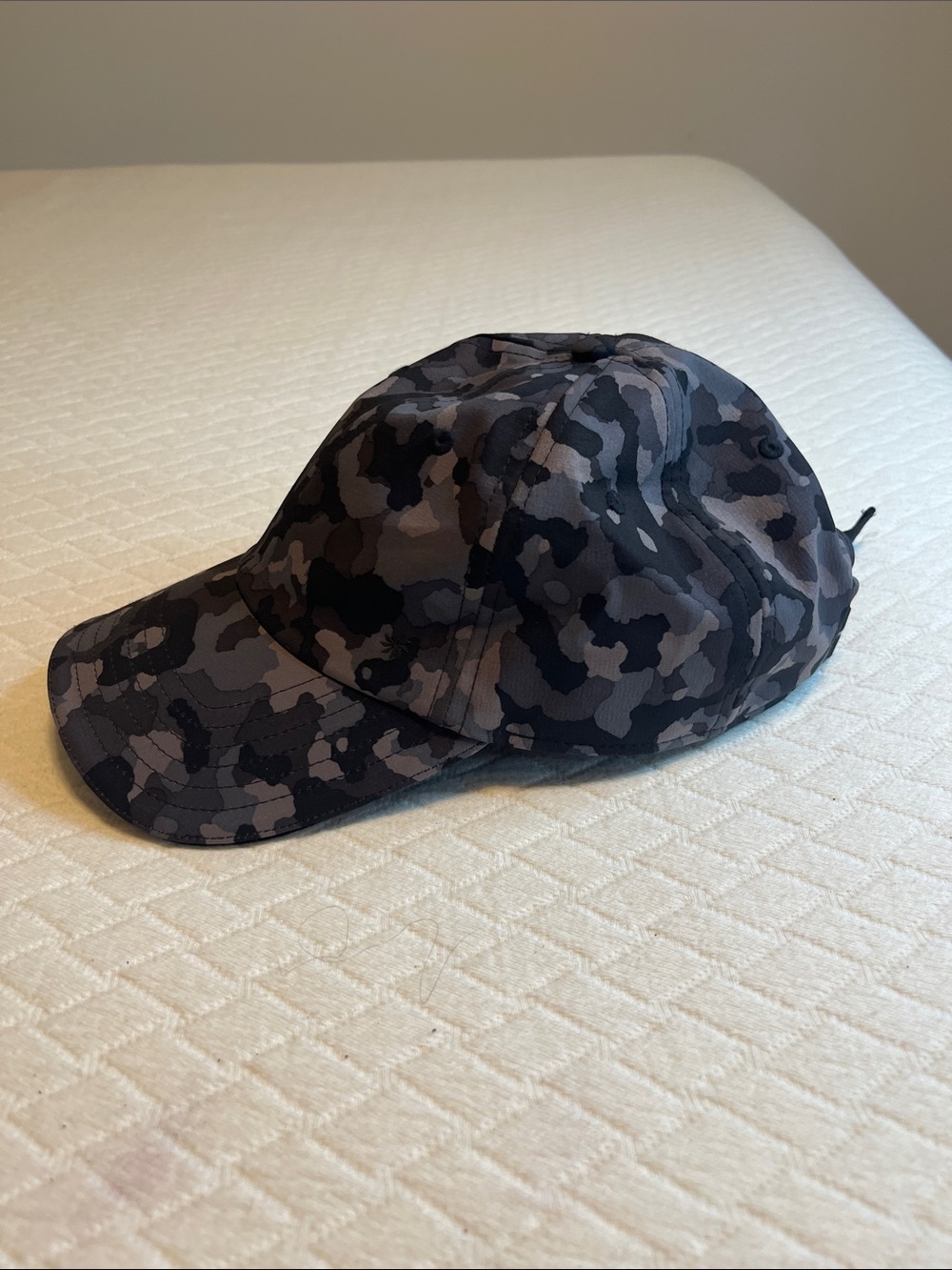 Athleta Black and Gray Camo Performance Cap, OS